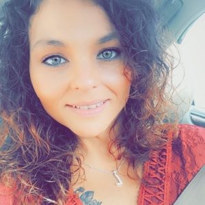 Meet your Posher, Joani